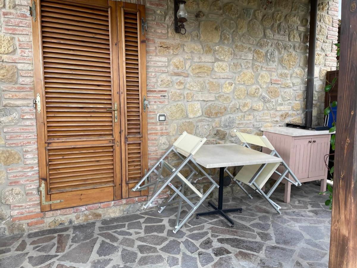 Casa Vacanza Le Case ซานจีมิญญาโน ภายนอก รูปภาพ