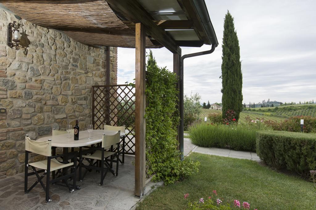 Casa Vacanza Le Case ซานจีมิญญาโน ภายนอก รูปภาพ