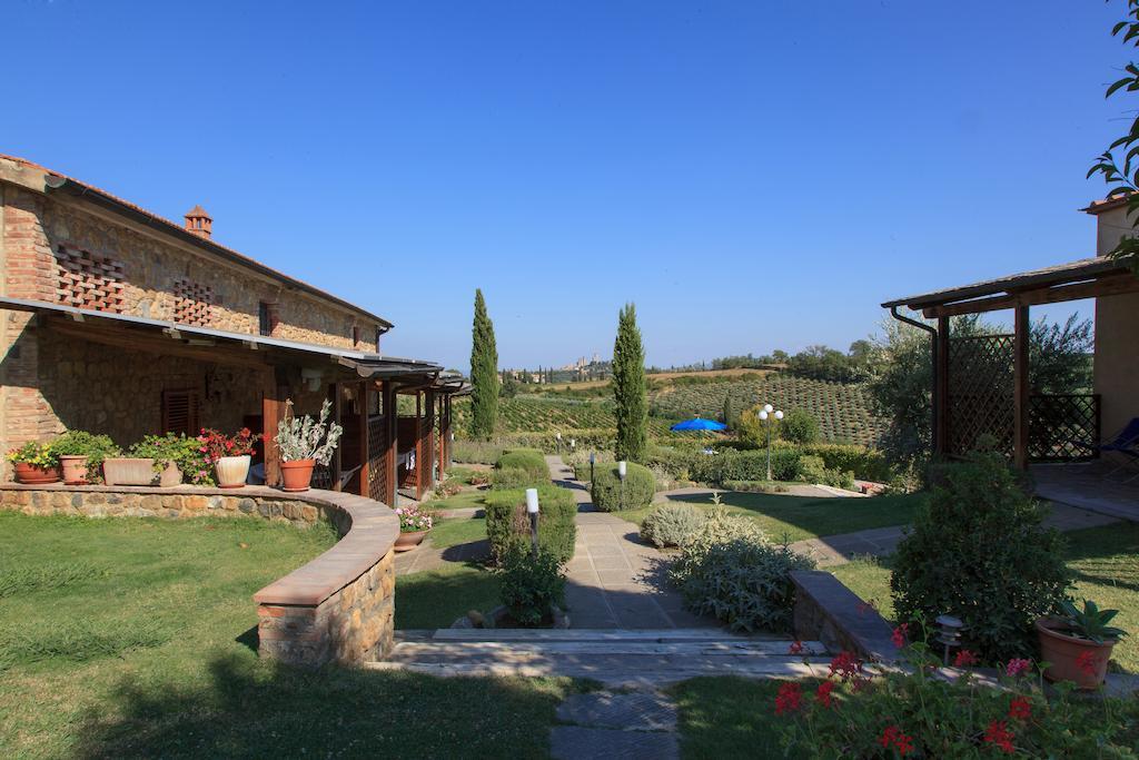 Casa Vacanza Le Case ซานจีมิญญาโน ภายนอก รูปภาพ